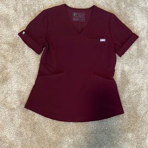 Figs Burgundy tapered Scrub Top. XS.
